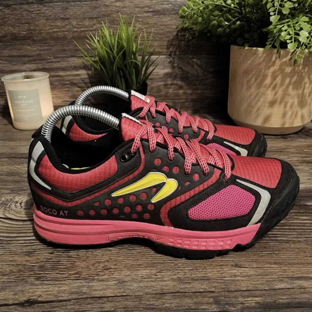 Wmns Newton boco AT size 8